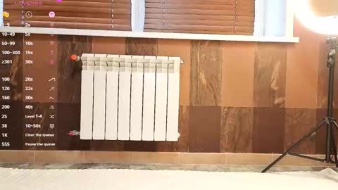 Snapshot of kaycee__ chatting on October 25, 6:10 am kaycee__ online show from October 25, 6:10 am