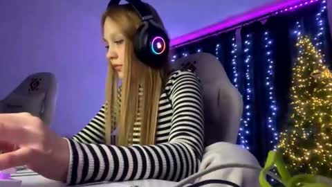 Amia online show from January 14, 5:40 pm