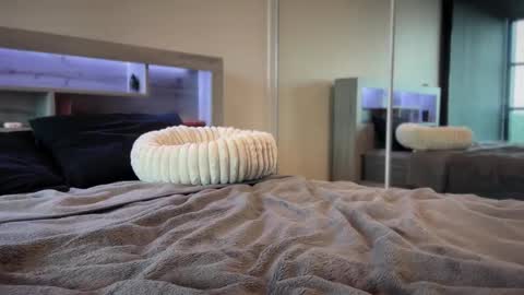 khaleesi online show from March 2, 10:16 pm