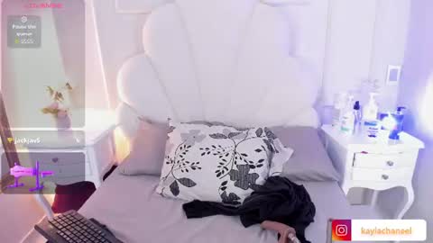 Snapshot of kaylachannell chatting on June 30, 3:40 am kaylachannell online show from June 30, 3:40 am