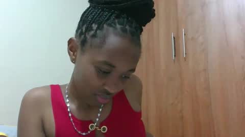Snapshot of kaylar005 chatting on May 24, 8:36 pm kaylar online show from May 24, 8:36 pm
