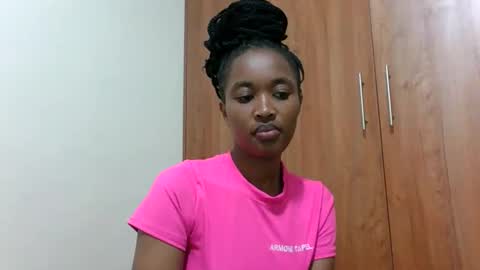 Snapshot of kaylar005 chatting on May 26, 4:47 pm kaylar online show from May 26, 4:47 pm