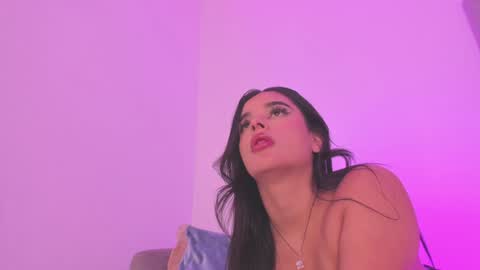 Snapshot of kaylarossi chatting on December 14, 11:01 pm Kayla online show from December 14, 11:01 pm