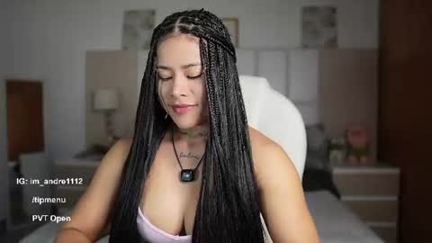 INSTAGRAM AND TW 11kayle online show from July 18, 11:08 pm