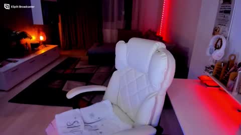 Snapshot of kaylee____77 chatting on January 14, 3:39 pm kaylee online show from January 14, 3:39 pm