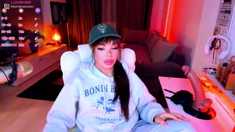 Snapshot of kaylee____77 chatting on March 10, 5:18 pm kaylee online show from March 10, 5:18 pm