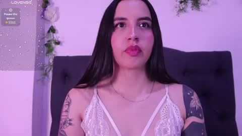 Snapshot of kaylee_lee chatting on June 15, 4:04 am kaylee_lee online show from June 15, 4:04 am