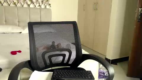 Snapshot of kayleeeee_ee chatting on October 23, 1:49 am Kaylee online show from October 23, 1:49 am