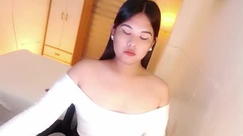 Y O U R        F U T U R E       K A Y L E E  online show from October 25, 10:26 pm