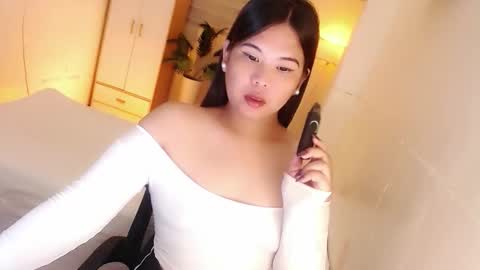 Y O U R        F U T U R E       K A Y L E E  online show from November 2, 4:59 am