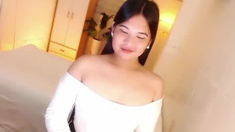 Y O U R        F U T U R E       K A Y L E E  online show from November 3, 3:19 am