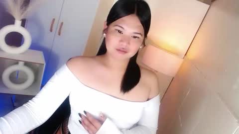 Y O U R        F U T U R E       K A Y L E E  online show from March 30, 10:55 pm