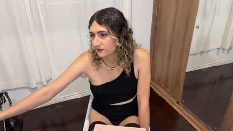 Snapshot of kayleesims_ chatting on June 21, 1:30 am Kaylee Sims online show from June 21, 1:30 am