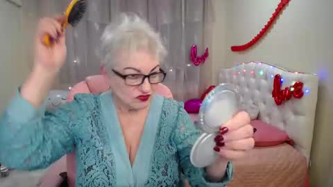 kaylesmoll online show from February 26, 2:37 am