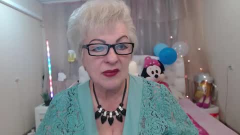 kaylesmoll online show from September 17, 7:04 pm