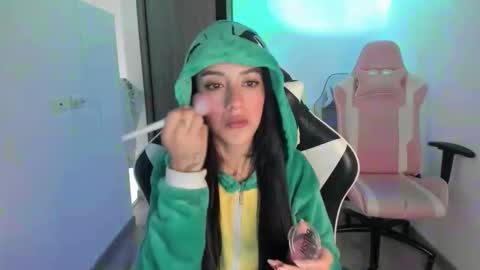 kaylie online show from October 27, 10:52 am