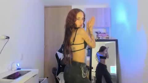 kaylie online show from April 21, 10:56 pm