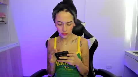 kaylie online show from May 4, 8:49 pm