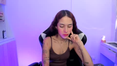 Snapshot of kaylie_xxx chatting on May 8, 6:35 pm kaylie online show from May 8, 6:35 pm