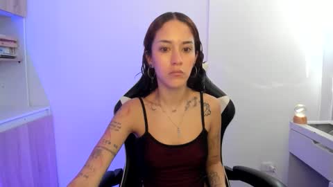 Snapshot of kaylie_xxx chatting on May 19, 7:20 pm kaylie online show from May 19, 7:20 pm