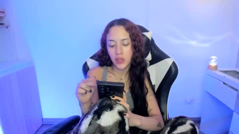 Snapshot of kaylie_xxx chatting on May 21, 12:17 am kaylie online show from May 21, 12:17 am