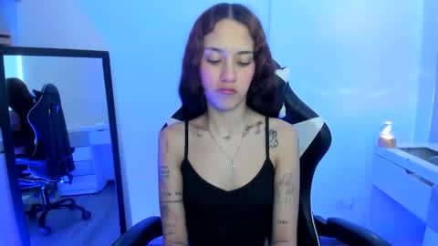 Snapshot of kaylie_xxx chatting on May 25, 2:01 pm kaylie online show from May 25, 2:01 pm