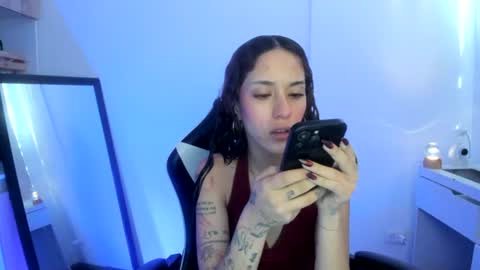 Snapshot of kaylie_xxx chatting on June 19, 6:56 pm kaylie online show from June 19, 6:56 pm
