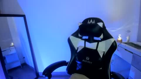 Snapshot of kaylie_xxx chatting on July 2, 3:23 am kaylie online show from July 2, 3:23 am