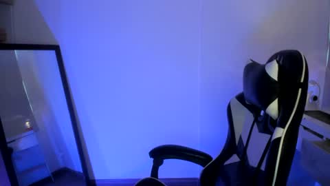 Snapshot of kaylie_xxx chatting on July 10, 10:34 pm kaylie online show from July 10, 10:34 pm