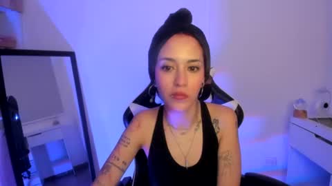 Snapshot of kaylie_xxx chatting on July 13, 5:43 am kaylie online show from July 13, 5:43 am