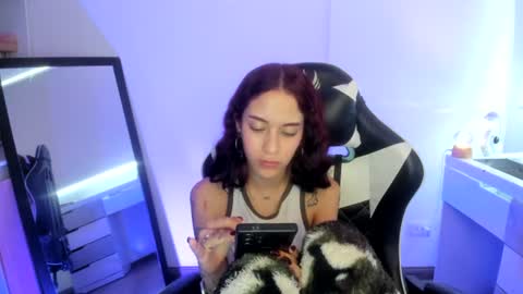 Snapshot of kaylie_xxx chatting on July 17, 12:12 pm kaylie online show from July 17, 12:12 pm