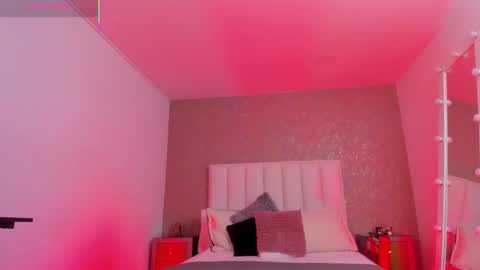 kayliebrooks online show from October 31, 6:42 pm