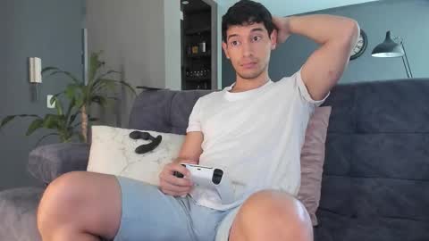 Kayn online show from November 19, 6:52 pm