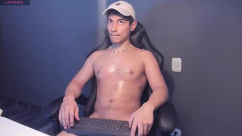 Snapshot of kayn_kalo chatting on February 6, 12:59 am Kayn online show from February 6, 12:59 am