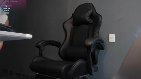 Snapshot of kayn_kalo chatting on February 9, 8:57 pm Kayn online show from February 9, 8:57 pm