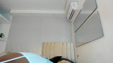 Snapshot of kayna_gomez chatting on May 9, 7:19 pm Kayna online show from May 9, 7:19 pm