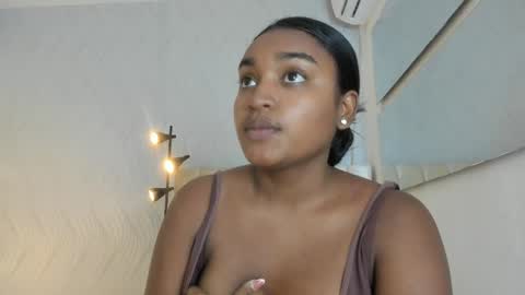 Snapshot of kayna_gomez chatting on June 2, 7:05 pm Kayna online show from June 2, 7:05 pm