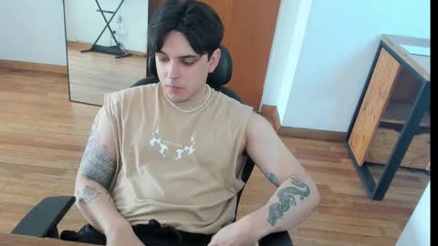 Snapshot of kaynn_b chatting on January 29, 2:32 pm kaynn_b online show from January 29, 2:32 pm