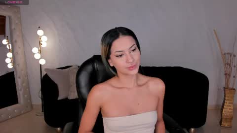 Snapshot of kayralanne chatting on June 29, 5:46 am Kay online show from June 29, 5:46 am