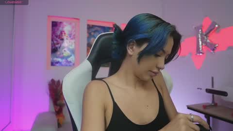 Kayra online show from November 19, 12:05 pm