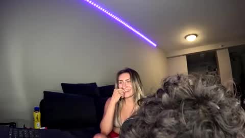 Snapshot of kaythepetiteblonde chatting on October 7, 4:31 am kaythepetiteblonde online show from October 7, 4:31 am