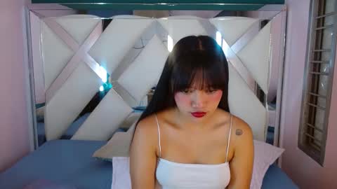 K A I T L I N  online show from March 3, 12:22 pm