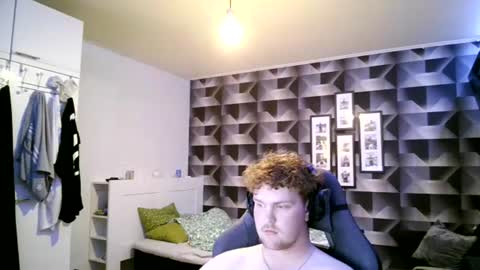 Snapshot of kayttajaviides5 chatting on July 31, 8:52 pm Aatu online show from July 31, 8:52 pm