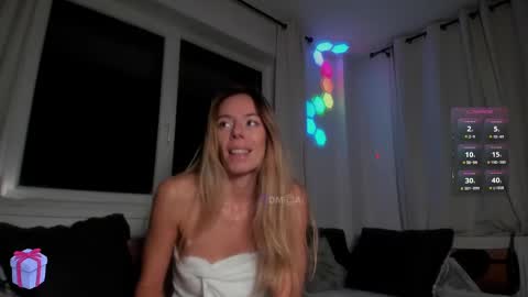 Snapshot of kayyrachyl chatting on December 8, 2:18 am kayyrachyl online show from December 8, 2:18 am