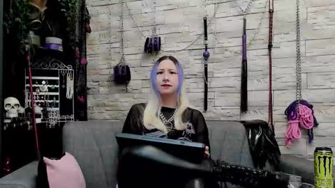 Miss Kazia online show from January 7, 1:19 am