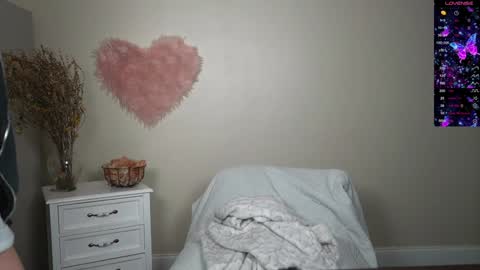 EliandKylie online show from February 9, 3:43 am