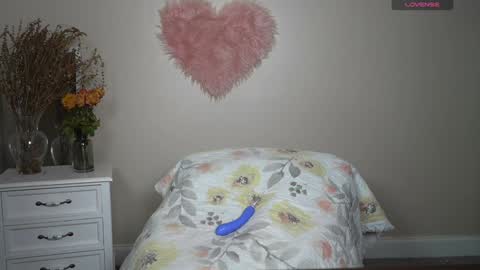 EliandKylie online show from September 10, 2:44 am