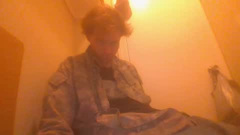 Snapshot of kdogluke chatting on March 2, 5:36 pm kdogluke online show from March 2, 5:36 pm