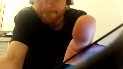 Snapshot of kdogluke chatting on May 12, 3:25 am kdogluke online show from May 12, 3:25 am