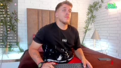 Snapshot of keane_lee chatting on December 2, 7:38 pm Keane online show from December 2, 7:38 pm
